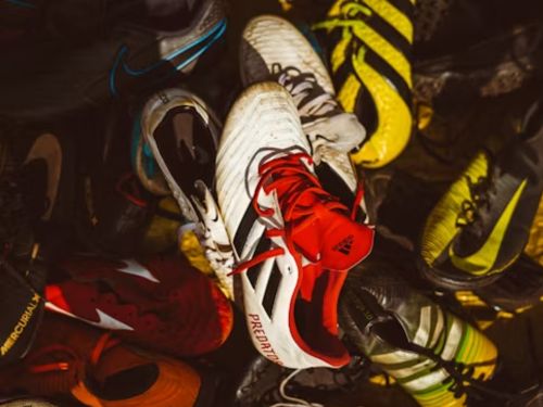 I 10 Migliori Scarpini da Calcio per Ogni Tipo di Giocatore nel 2025
